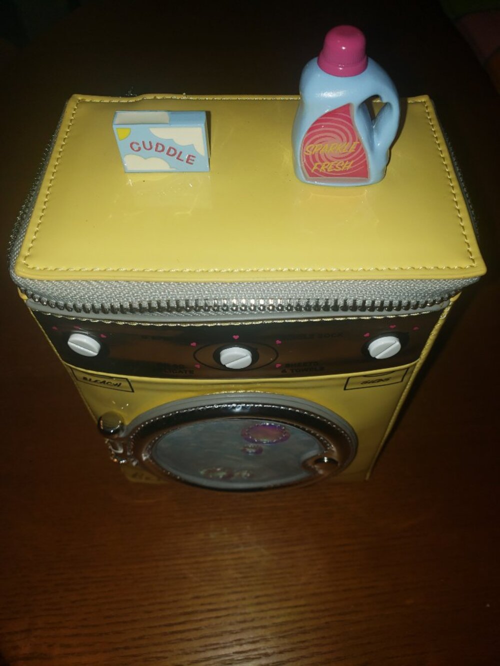COLLECTIBLE Betsey Johnson Kitsch Spin Me Yellow Crossbody Washing Machine (NEW) - Picture 2 of 9